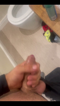 Anyone Wanna Cum Get Me Hard