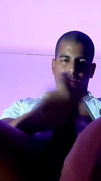 お前のペニスを辱めて、俺の力で、俺のブーツの下で、お前の男らしさは俺の存在の後に何も得られない