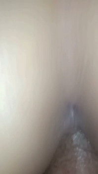 Mijn vrouw bedrogen met de sexy meid terwijl ze weg was