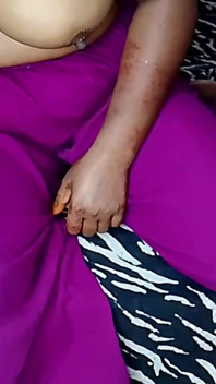 Gadis remaja india 18+ dan pacarnya lagi asik nyepong kontol dan dientot habis-habisan sama dua cowok