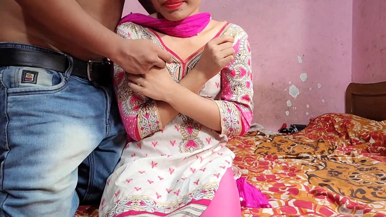 Your kavita bhabhi: Desi Bhabhi buitenshuis Baiti Thi Tabhi Diya geneukt door haar...