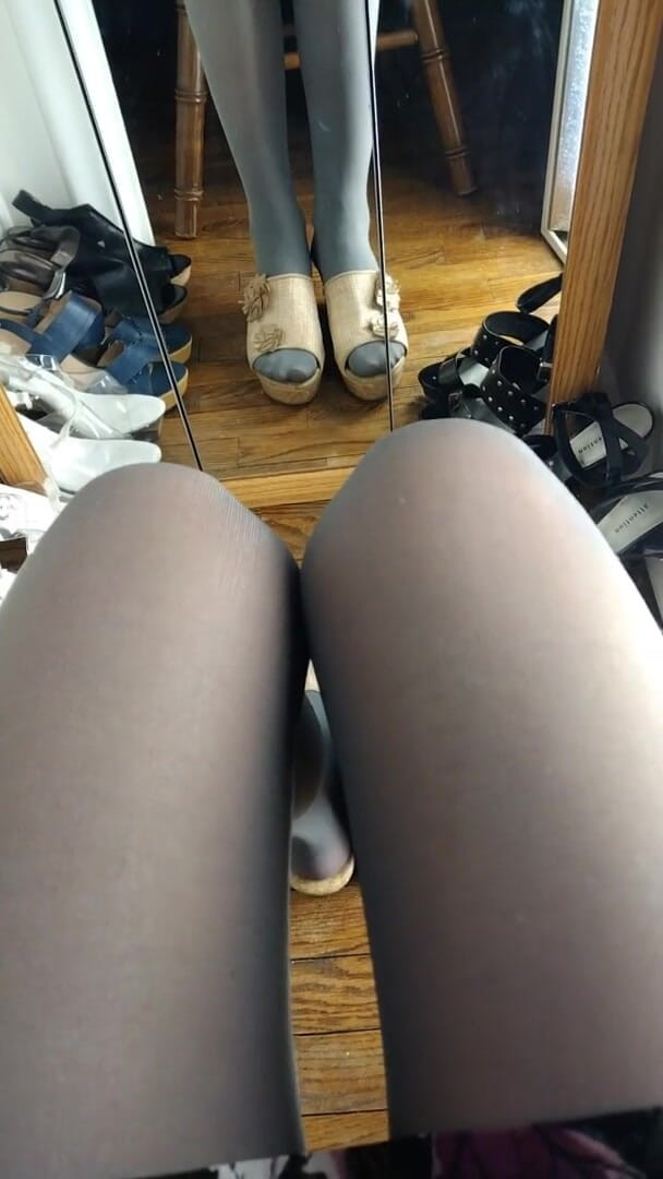 Pantyhose Jasmine: Crossdresser Grey Pantyhose