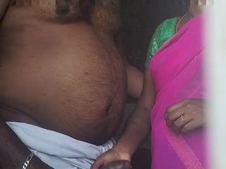 Funny couple porn studio: Cewek tamil dengan kain siri lagi asik muasin memeknya pakai...