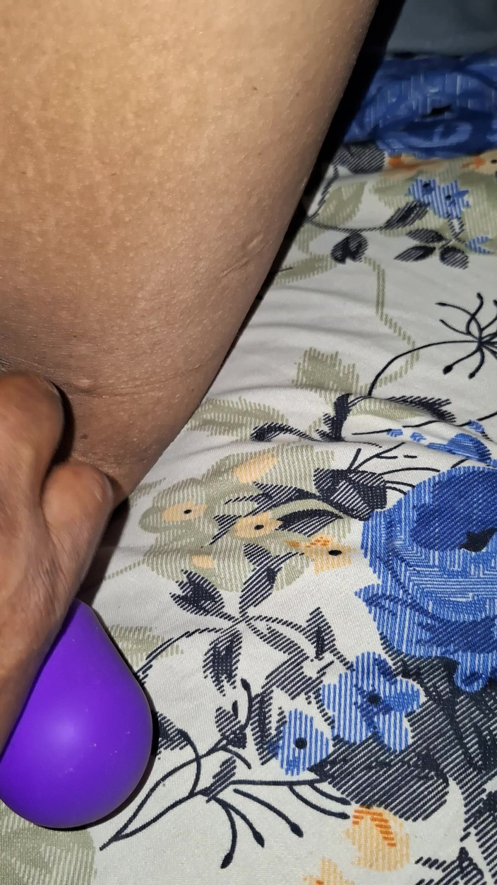 Rose candy: Bhabhi får massage i fitta