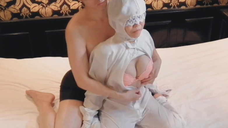 kawasakiBK: Si Dia Menggesel Tetek Pemeriksa Bertetek Besar Di Loji Pembuatan...