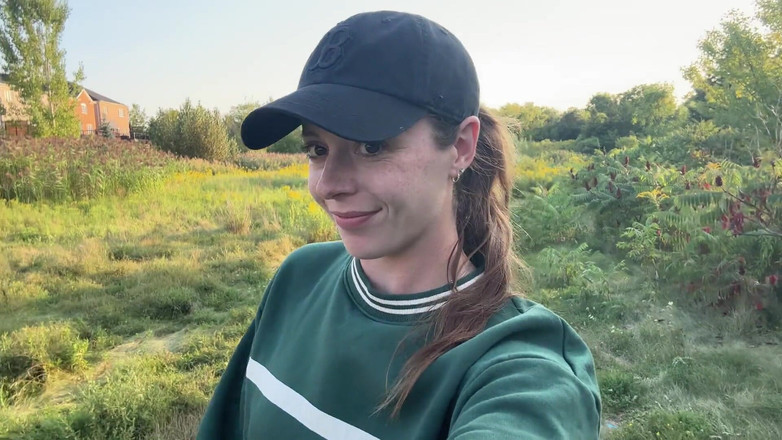 Nadia Foxx: Riskantní procházka v stezce s mými svěžími!