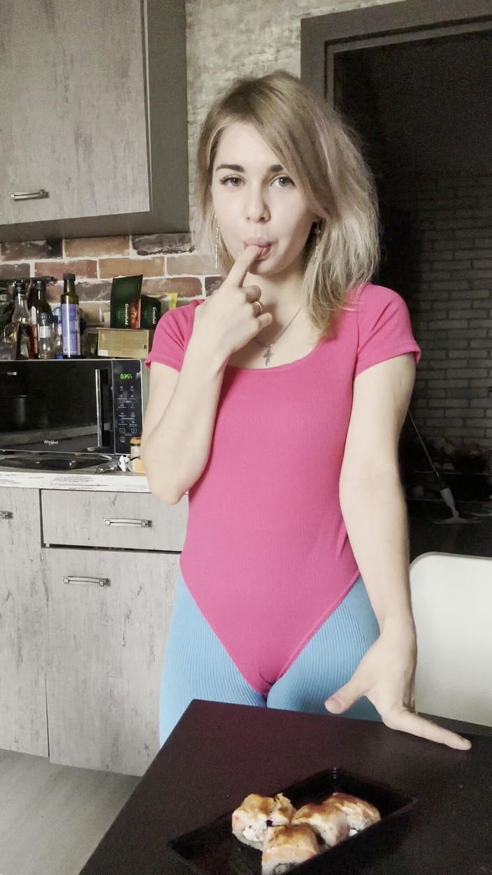 Misty Phoenix: Apenas comendo sushi e falando