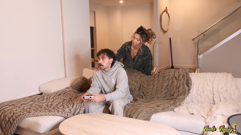 Nasty Sluts Studios: Jennifer White ve Ava Amira ile sapık üçlü seks
