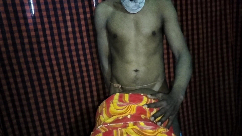 Sexy_Sali: Le mari n’était pas à la maison, alors la femme a...