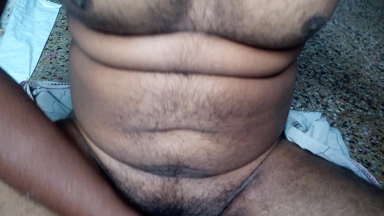 Sweet Indian cock: Io e la mia amica succhiamo la in bagno