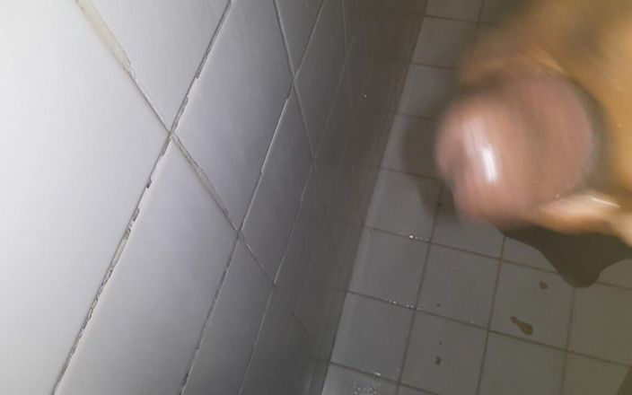 Black guy: Masturbando s6 e7