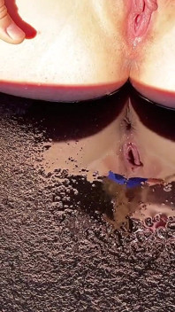I Piss in Car Trunk on Parking!