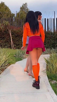 Daphne und velma catch the monster - halloween-special
