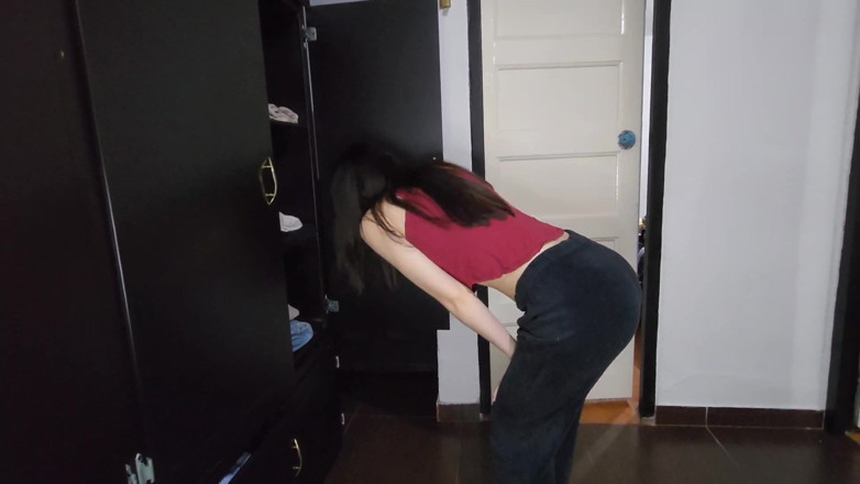Jopy sex: Stuck in the Closet, Her Stepbrother Takes Advantage and Fucks...