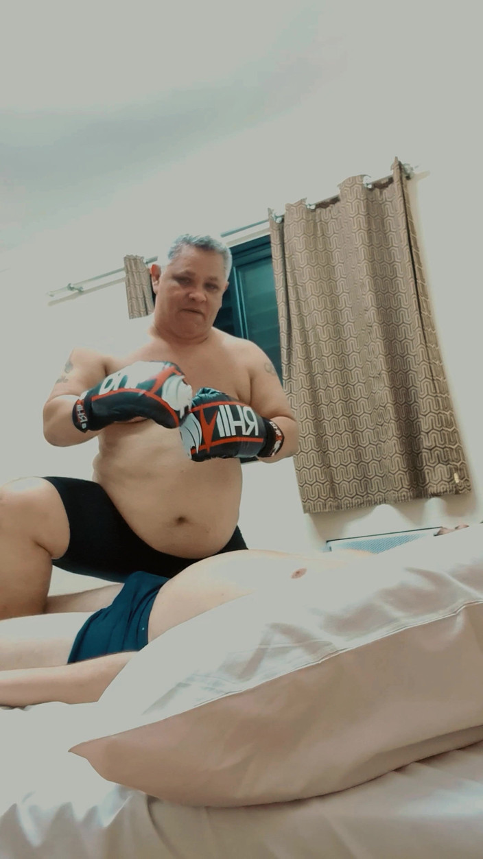 Punchbagplz: Kapitän Dominator: Gutpunching Und Fake Ich Ersticken.