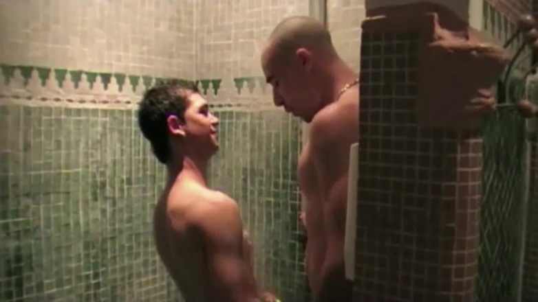 Crunch Boy: Latino twink gebruikt door scally boy