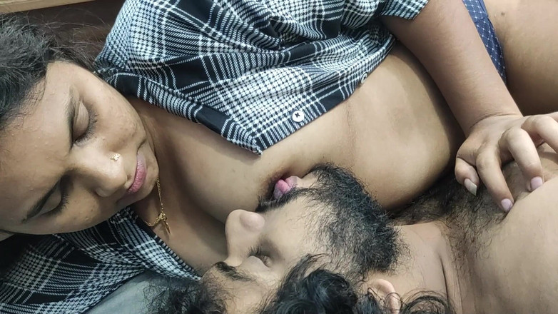 Vaigavarun45: Camisa aberta e quente mamas chupam, mallu casal peitos quentes...
