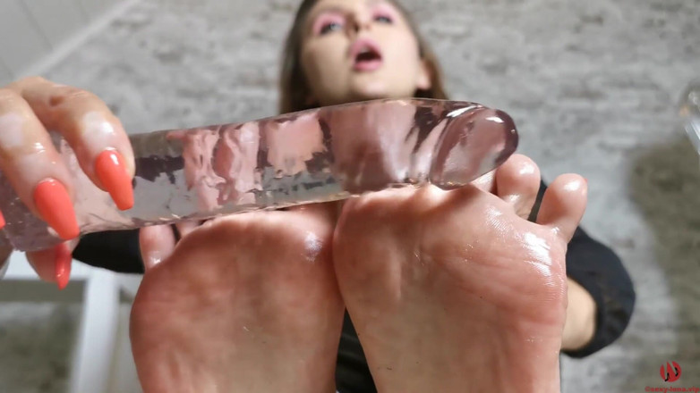 Goddess Lena: Dildo voetenbeurt wass-finale