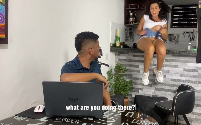 Linahenao: 我的同事发现我在自慰