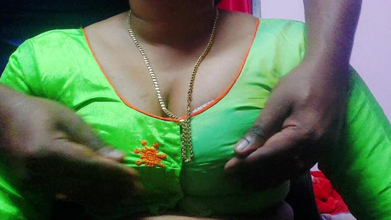 Desi Mohini: Une belle-mère laiteuse à gros nichons séduite par son beau-fils