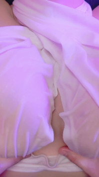 Masaje de tetas inusuales - apretando y follando entre mis tetas - Lilykoti