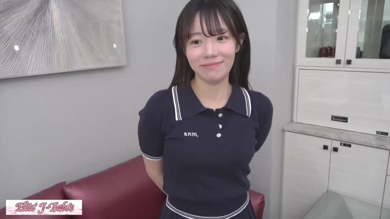 Studio Modern Shunga - JAV: アイドルのような明晰さが戻り、恥ずかしがり屋の魅力と魅力的な視線が彼を抗いがたいフィニッシュへと引き込む