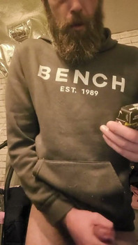 Velký čůrák honí a kouří