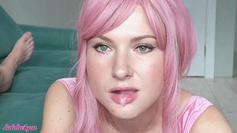 Laloka4you: Hemmungsloses Luder mit rosa haaren sinnlich lutscht großen schwanz und...