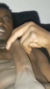 Nata4sex di sofa membelai kontol hitam besarku