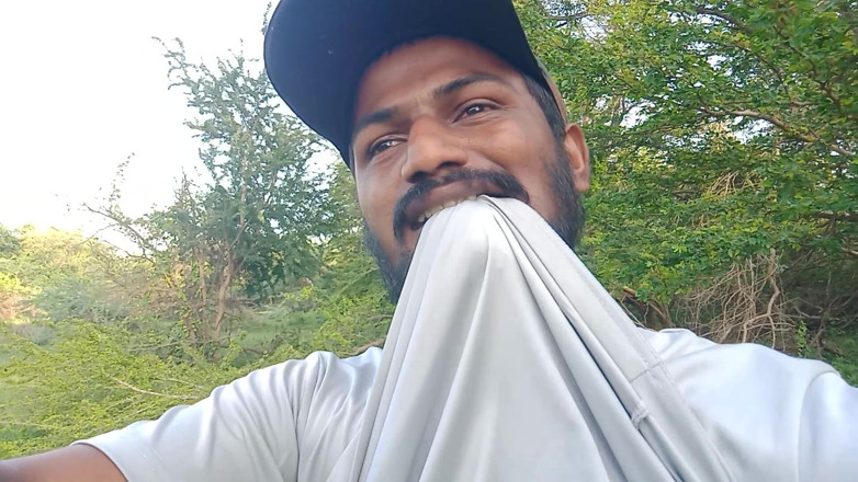 KUMBHA MANOJ KUMAR: Xhard - Primeira Viagem Estrangeira para Amigos na Índia
