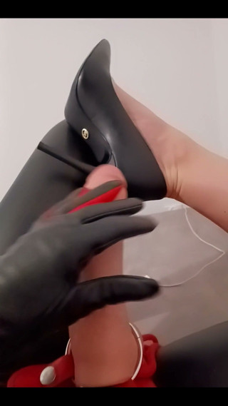 Dominatrix Miss Patricia Stark: やるべきことはわかってるだろ!