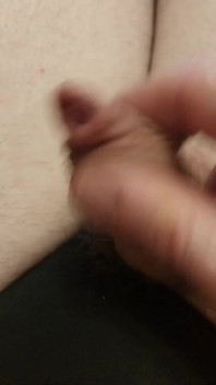 Sissygasm con clitoride floppy in mutandine vuote