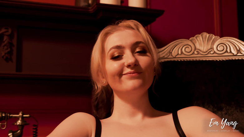 Em Yang: Femdom Fitta dyrkan