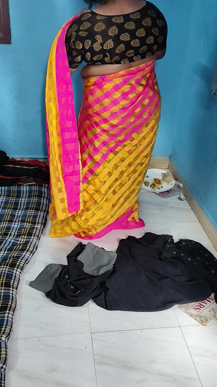 Tamil lesbian: Parlare caldo e indossare il vestito