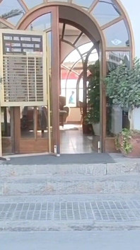 Blonďatá kočička svádí taxikáře při parním setkání