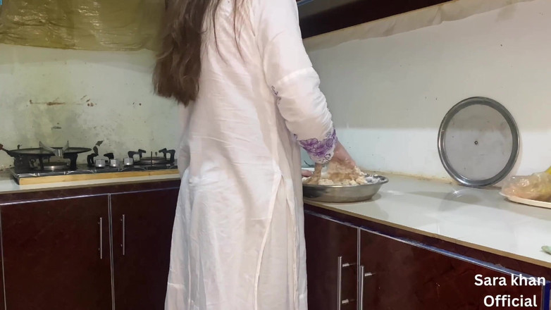 Sarakhan: Mijn Pakistaanse schoonzus heeft nu honger naar mijn lul (hindi-audio)
