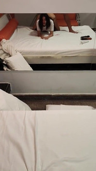 Vraie femme au foyer avec femme