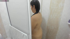 Kira Geiner: P3 팬을 위한 샤워 게임