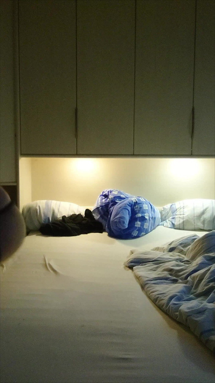 Carmen_Nylonjunge: Nylonový Kluk Vám Přeje Mrazivé Ráno