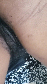 Femme sexy, grosse chatte et chatte poilue, gros plan