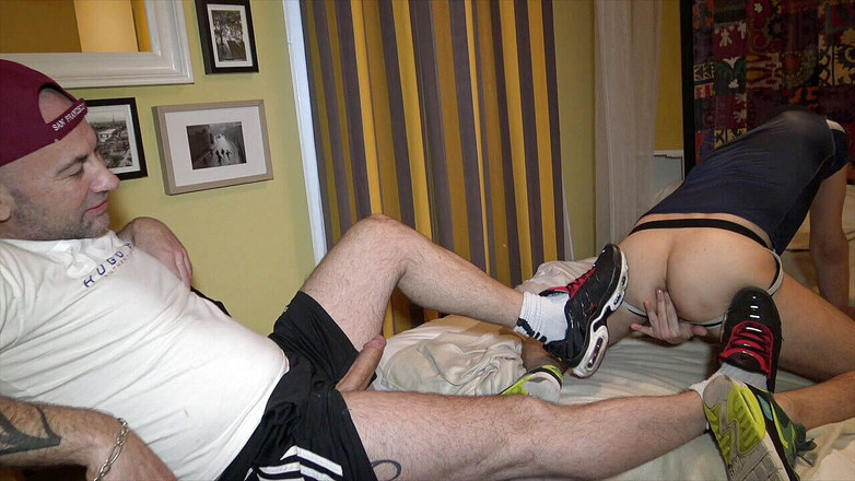 BAD BOYS FUCKERS FROM FRANCE: Французька повія трахає hrd членом xxl Тома Доміантна