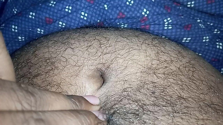 Sweet Indian cock: Indický gay kluk sání a lízání prsou