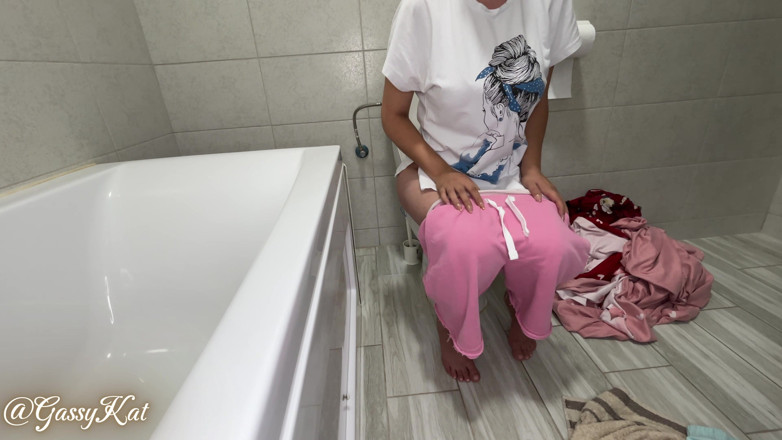 GassyKat: The Daily Toilet Episode 29