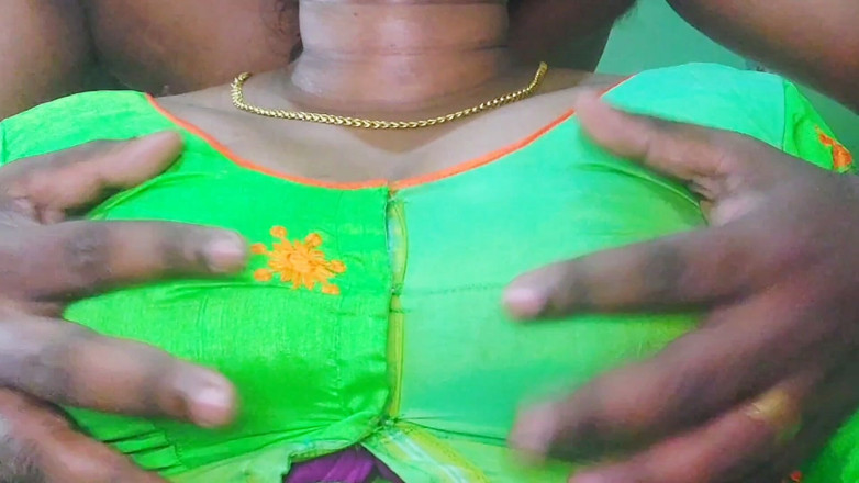 Desi Mohini: Nádherné páry Bhabhi dostane sex doma