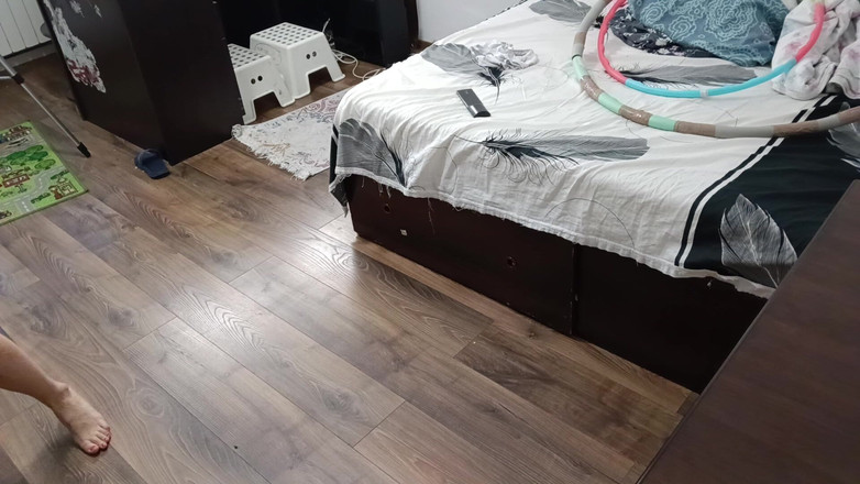 Mirsur: 집에서 알몸으로 운동하는 섹시한 마누라.