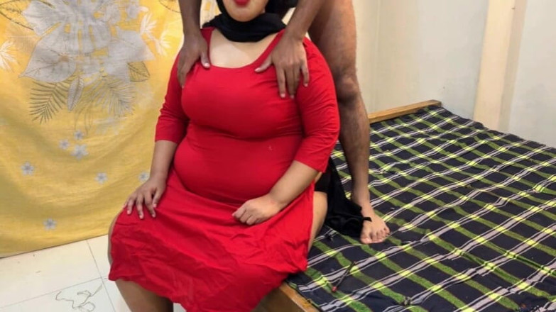 Aria Mia: 핫한 마누라에게 무슨 스캔들이 일어났는가?