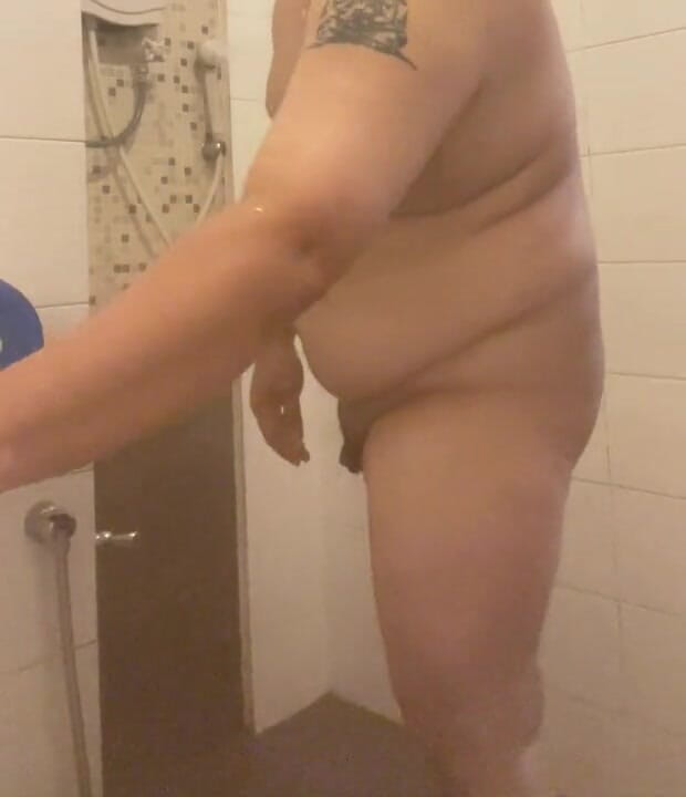 Ranboy6399: Banyo yapıyor