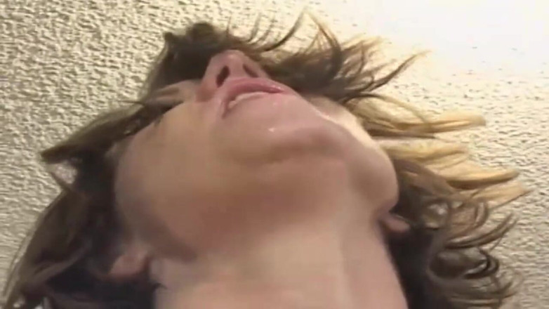 BANGORA RETRO CLUB: Musculoso garanhão libras tatuadas milf em sessão selvagem bbc