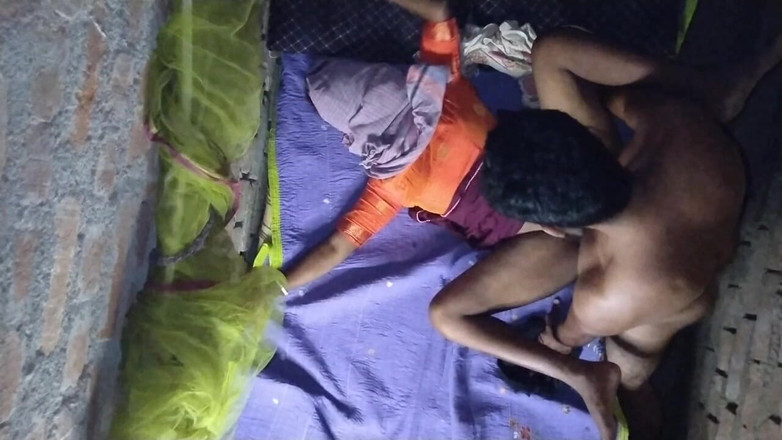 Pumi: Sex dur cu indianca Bhabhi noaptea. Videoclip sexual cu indiancă...