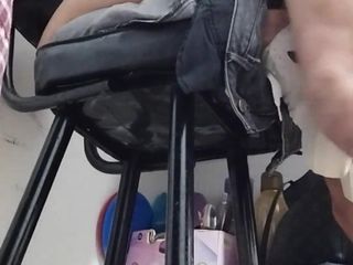 Johnny Ortiz: Šukání manželky mého šéfa v její práci stylistky, vynikající servis!!